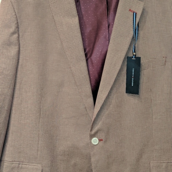 Tommy Hillfiger Cranberry/Brown Sports Coat. - Picture 3 of 6